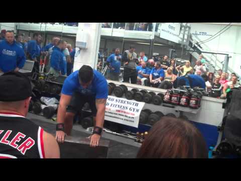 Swindons Strongest Man Novice Block Press for reps 90kg Only 5 out of 23 people managed to lift it!