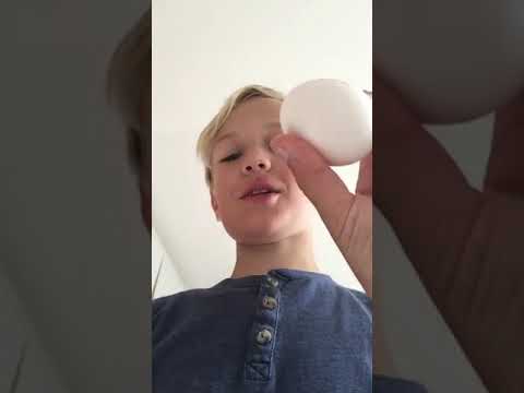Spiser mel og et rått egg🤮