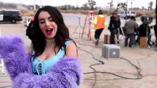 Charli XCX FT Rita Ora | DOING IT | Detrás de escena
