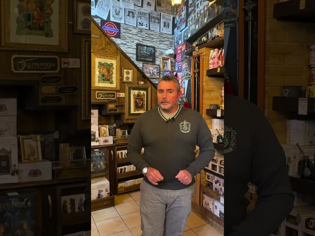 Vídeo relacionado con HARRY POTTER-WIZARDING WORLD - VARITA HERMIONE GRANGER DELUXE - Auténtica Varita de Hermione Granger de 30 cm con Tarjeta de Hechizo - 6062057 - Juguetes Niños 6 Años +