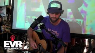 Neil Halstead (Slowdive and Mojave 3) Performs Live on EVR.com&#39;s Accidental Rhythm