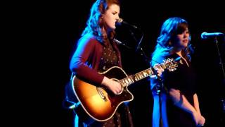 The Secret Sisters - Leavin' On Your Mind @ Vredeburg (1/2)