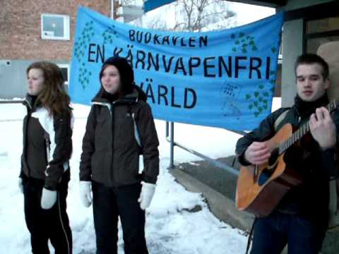 Manifestation i Övertorneå för en kärnvapenfri värld