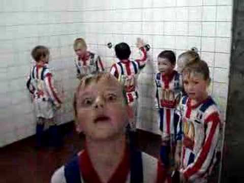 Wilhelmina Boys F3 kampioen - douche 