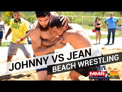 Jean vs Johnny -  Beach Wrestling