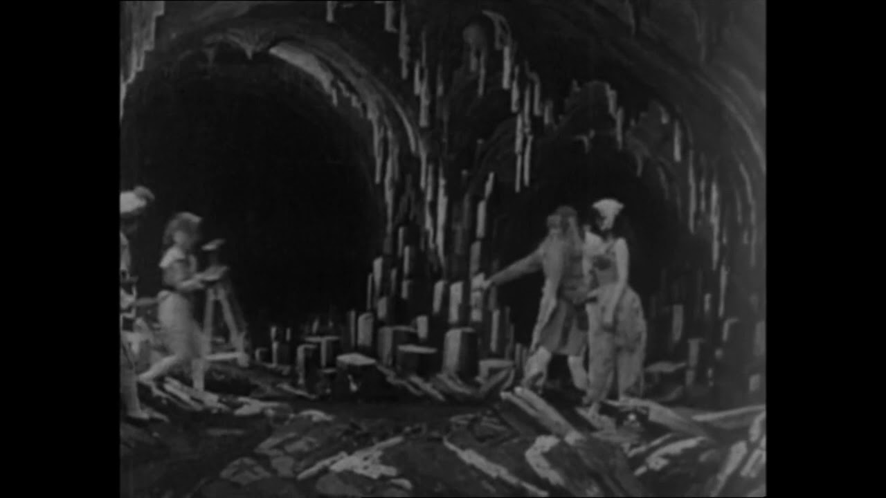 L'enchanteur Alcofribas (1903) Alcofribas, the Master Magician