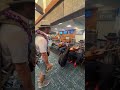 🤙🌺Airport jam sessions with Ledward Kaapana  #hawaiianmusic #hawaiianslackkey #hawaiianguitar