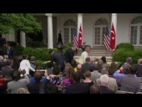 Turkish PM discusses Syria with President Obama at White House