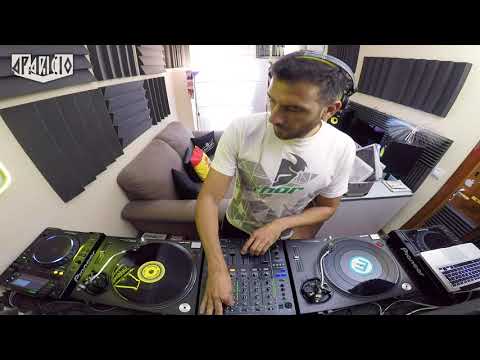 V. Aparicio :: Gold Vinyl Series #03 [Retro Bassline]