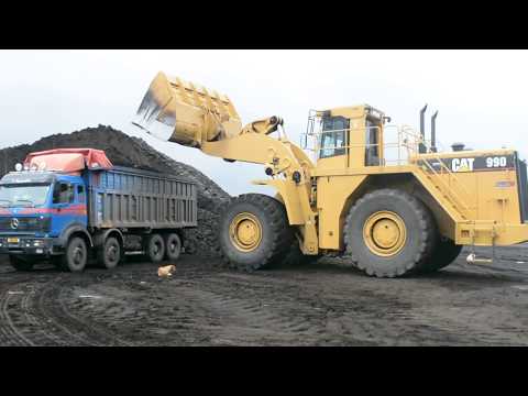 Caterpillar 990 Wheel Loader Loading Coal On Trucks