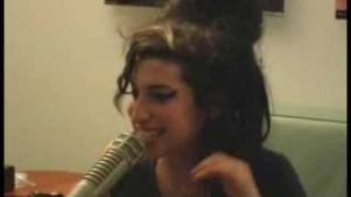 The DL - Amy Winehouse 'Rehab' Live!