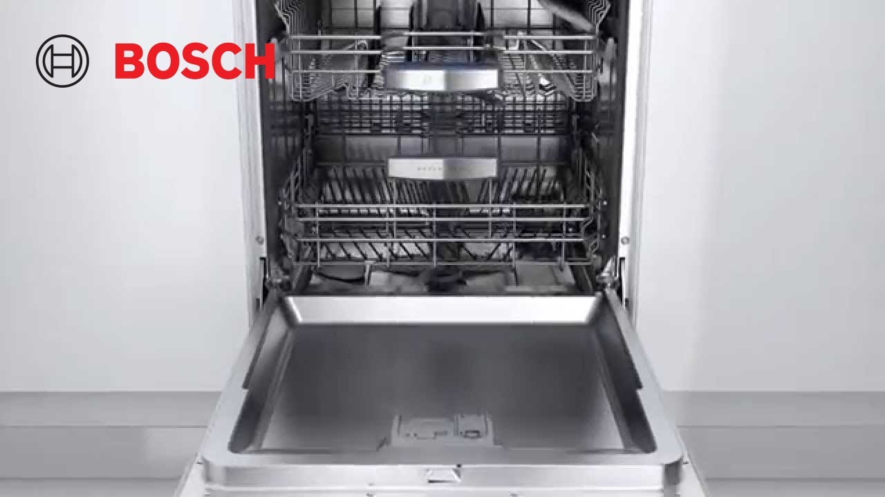 Załadunek dolnego kosza w zmywarkach Bosch
