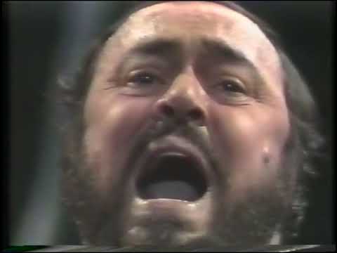 Luciano Pavarotti at Madison Square Garden 1986