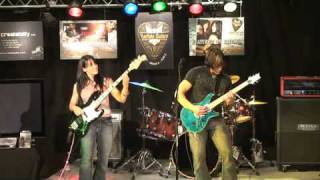Featured On Fridays - live at Hertlein Guitars