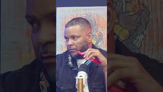 Hef luistert naar zijn AI versie van No Hook 3 #short