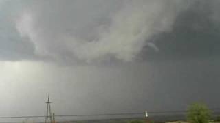 preview picture of video 'April 25, 2009 - Wall Cloud Crazy Rotation'