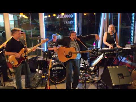 Slanted House | Chit-Chat Cafe