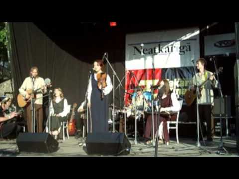 Visi Vēji - Apkārt kalnu saule tek