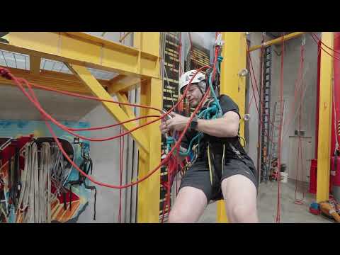 Mastering Small Re-Anchors: IRATA Level 1 Rope Access Guide