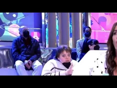 PILLAN a señora del publico bebiendo agua y pide perdon🙏🏻🤣