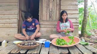 Download lagu Luar Biasa!! Pasangan Muda Suku Dayak menemukan tumbuhan Kaya manfaat di Hutan Kalimantan mp3