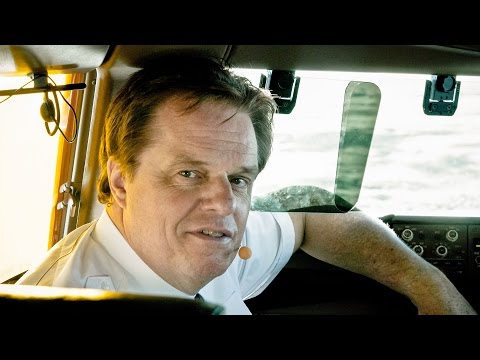 PilotsEYE.tv - PREMIERE bei SPIEGEL.tv - kostenlos für kurze Zeit - Hong Kong "Typhoon warning"