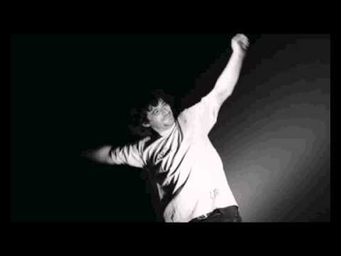 Dj Gruff sing a song