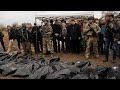 Ursula Von Der Leyen In Butscha In Der Ukraine Ort Schlimmer Kriegsgräuel