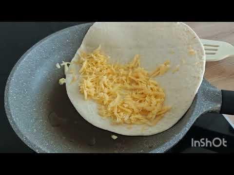 easy way for kids to make quessadillas