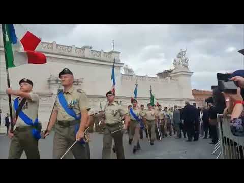 Le Bandiere di Guerra del 78° Lupi di Toscana e dell' 87° Senio lasciano Roma
