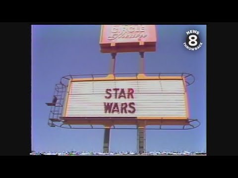 Movie-goers line up for "Star Wars" in San Diego in 1977