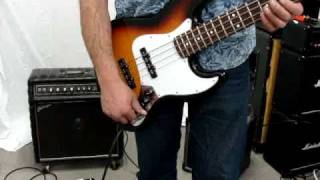 Video thumbnail for 2004 Fender Standard Jazz Bass Guitar by IplayMusic2