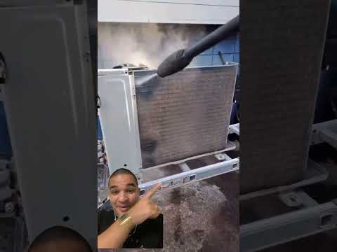 Vídeo: Limpeza de condensadora: 7 passos para rendimento + economia