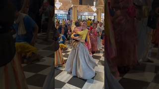 Download lagu iskcon temple Vrindavan ❤️ Vrindavan dance video #russiangirl #vrindavan #iskcon #shorts #bhajan #4k mp3 Download lagu iskcon temple Vrindavan ❤️ Vrindavan dance video #russiangirl #vrindavan #iskcon #shorts #bhajan #4k mp3