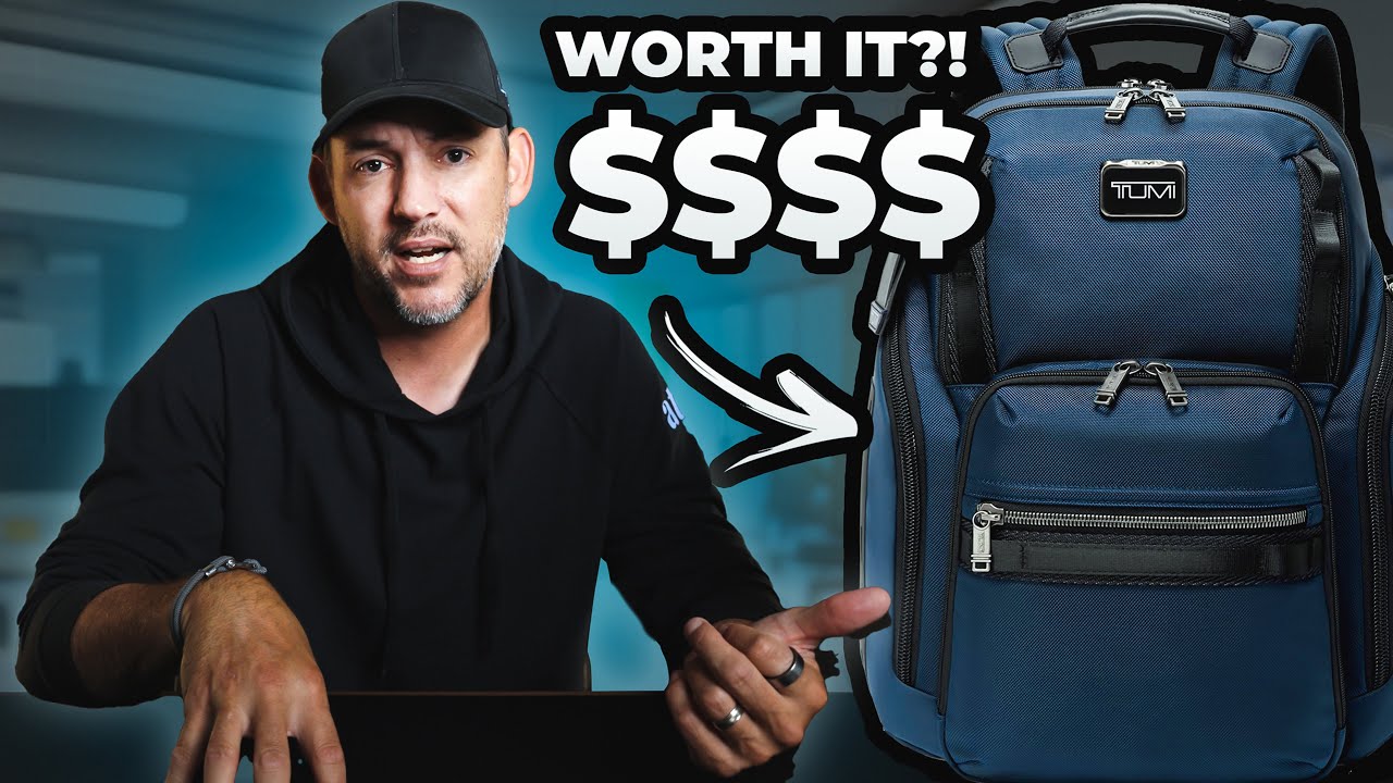 Traditional Backpack vs Waterproof Dry Bag – Which One Wins for Byron Bay Adventures?! 🎒
