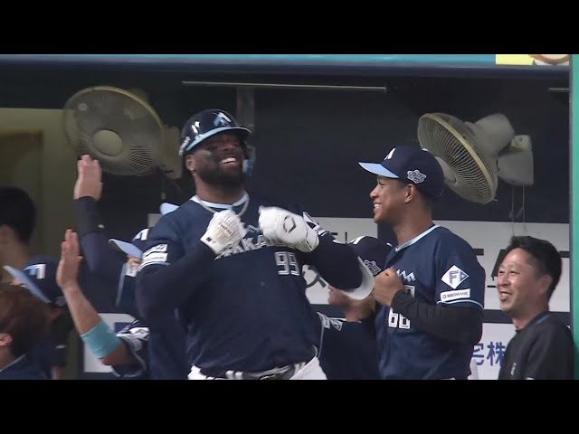 【4回表】後半戦初の一発!! ファイターズ・レイエス バックスクリーンへのダメ押し2ラン!! 2025年8月3日 オリックス・バファローズ 対 北海道日本ハムファイターズ