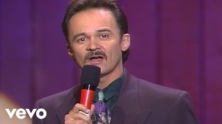 His Eye Is on the Sparrow [Live]