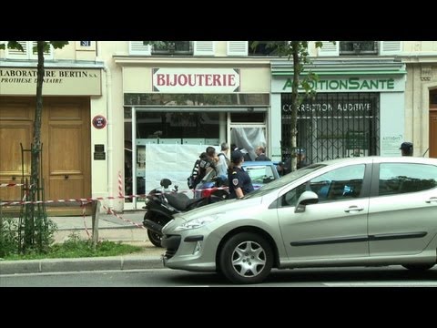 Un braqueur tué par balles par un bijoutier à Paris