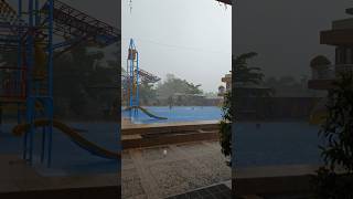 Download lagu Hujan lebat dan petir menyambar di kolam renang pak soleh #kidsrover #berwisata mp3 Download lagu Hujan lebat dan petir menyambar di kolam renang pak soleh #kidsrover #berwisata mp3