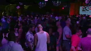 town dc bear happy hour (アメリカ　ワシントンDC　ゲイクラブ タウンダンスブティック）