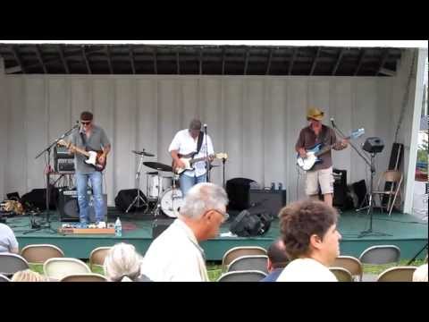 opening act  " Bad Penny Maine "  - When I Come Home .MOV