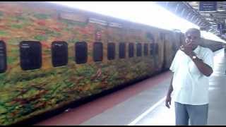 preview picture of video '12243 Chennai - Coimbatore Duranto Express passing in Salem Junction....'