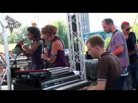 FLEUR EARTH @ Gamescom Festivel 2009 bei Bunch.TV