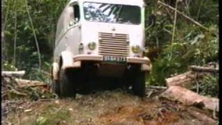 preview picture of video 'goelette Renault 4x4 2087 en Guyane'