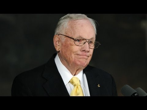 Astronaut Neil Armstrong dead at 82