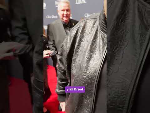 Watch Jelly Roll gets surprised by his mentor on Grammy party red carpet Shorts