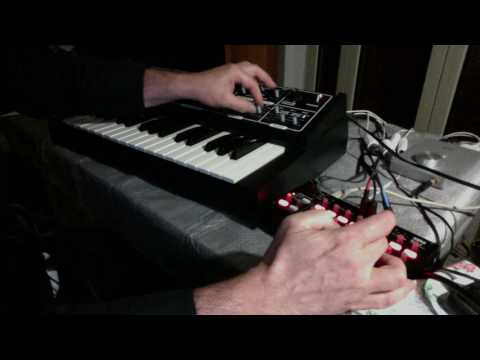 Moog The Rogue + Korg SQ1 Sequencer  F/S
