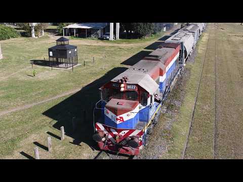 [4K] Tren cargado de NCA con la EMD GT-22CW 9022 pasando por Marcos Juárez!!!!!!