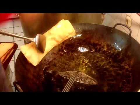 Kroepoek bakken met 2 tegelijk