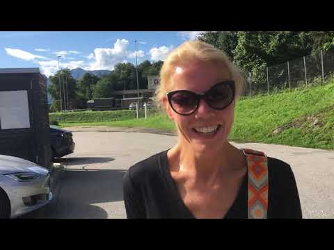 Talks at the Tesla supercharger Monte Ceneri (Ticino, Switzerland)